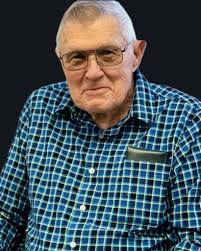 Paul Ashmore's Instagram, Twitter & Facebook