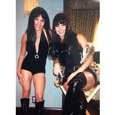 The ensemble cast includes ryan reynolds, ben affleck, jason bateman, common, andy garcía, alicia keys, taraji p. Capo Nata Apparel On Twitter Throwbacktuesday Behind The Scenes Of Smokin Aces W Aliciakeys As Her Stunt Double Tbt Caponata Strongwomen Http T Co Div0wn3c2z