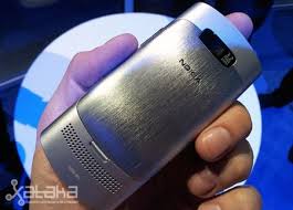 La construcción especial de la pantalla permite a los espectadores conseguir una sensación de ✔nokia asha 303. Nokia Asha 303 Toma De Contacto