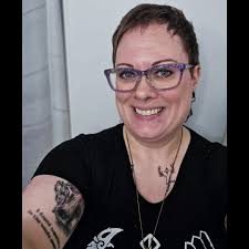 Can I keep mystery snails with a betta in a 5-gallon tank?