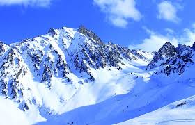 La mongie est la plus grande station des pyrénées françaises avec 110km de pistes. Residence Vacances La Mongie Tourmalet Appart Hotel La Mongie Mer Et Golf