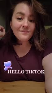 Deborah Dekker's Instagram, Twitter & Facebook