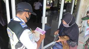 Penumpang Pesawat Diperiksa Surat Rapid Test Antigen Di Bandara Cnd Nagan Raya Serambi Indonesia