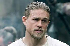Charlie hunnam steps out in costume as king arthur on the set of his upcoming movie knights of the roundtable on wednesday (april 15) in snowdonia, wales. Pin On Hair