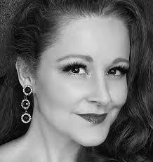 Beth Lichtenstein's Instagram, Twitter & Facebook