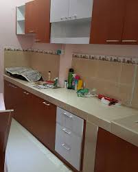 Pembuatan kitchen set yang minimalis hanya menggunakan harga material yang lebih murah namun kualitas dari material tersebut tentu tidak kalah jauh dengan kitchen set dengan brand terkenal yang berharga sangat mahal. 22 Ide Kitchen Set Murah Lemari Minimalis Interior Design Magazine