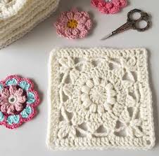 It photographs along the way to help guide you. Edelweiss Crochet Blanket With Flower Squares Annie Design Crochet