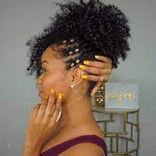 La canitie (/ka.ni.si/, du latin : Elegant Coiffure Afro Cheveux Naturels Les Dernieres Tendances De Coiffure Coiffure Coiff Curly Hair Styles Curly Hair Styles Naturally Natural Hair Styles