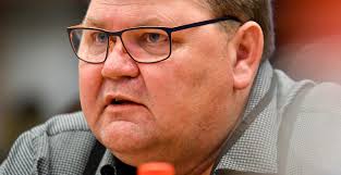 Peter Lundgren ställer in flera debatter: ”Behöver lugn och ro med familjen”