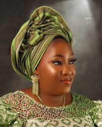 Omo leave content for our Over Sabi Aunty, Toyin Abraham... She is a pro in  this 🔥🔥🔥