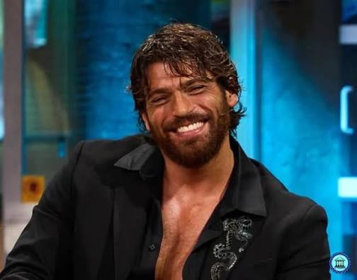 Can Yaman, successi internazionali e Sanremo 2026, ma c'è chi ancora lo accosta al gossip, eccessivo clamore per la cena con una influencer # CanYaman #fakenews #iltempionews #LorenaRamiro #paparazzata www.iltempionews.com
