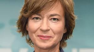 Von anne will bis maybrit illner: Maybrit Illner Darum Fehlte Die Moderatorin In Ihrer Talkshow Gala De