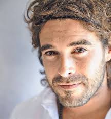 5 DE MARZO, CUMPLE 63 AÑOS, DARIO GRANDINETTI, ES UN ACTOR, ARGENTIONO.  ESTA EN PAREJA CON LA ACTRIZ ESPAÑOLA, PASTORA VEGA. ESTUVO CASADO CON  EULALIA LOMBARTE LLORCA Y MARISA MONDINO. ESTUVO EN