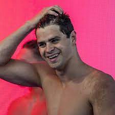 Michael andrew (born april 18, 1999) is an american competitive swimmer and the 2016 world champion in the 100 meter individual medley.he qualified for the 2020 summer olympic games, representing the united states in the 100 meter breaststroke, 200 meter individual medley, and 50 meter freestyle.he is the first swimmer qualifying to represent the united states at an olympic games in an. Michael Andrew Youtube