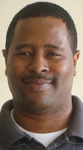 Tellinghis sideof story