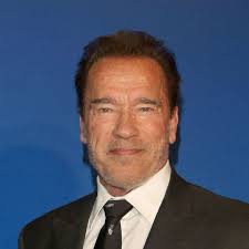 Arnold Schwarzenegger : en plein confinement, il s'organise des sorties en  moto