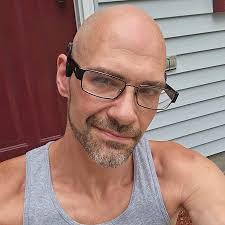 Derek Blake's Instagram, Twitter & Facebook