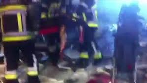 Zahlreiche menschen starben, viele sind zum teil schwer verletzt. New Video Of Brussels Airport Terror Attack Aftermath Cnn Video