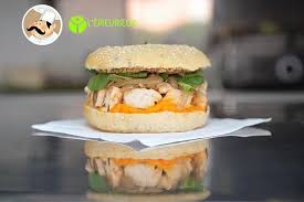 Bagel Le Curieux A La Puree De Carotte Et Aiguillettes De Poulet Recette Ptitchef Recette Aiguillette De Poulet Recette Cuisine Et Boissons