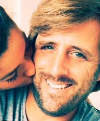 E tem no companheiro, tiago teotónio pereira, um grande aliado. Marta Faial Esta Gravida De Gemeos Quatro Meses Apos Ser Pedida Em Casamento Nacional Flash