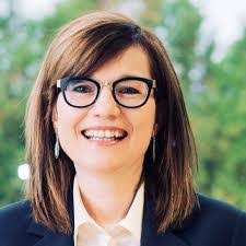 Pam Vaillancourt's Instagram, Twitter & Facebook