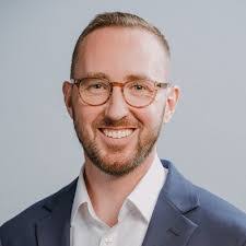 Courtney Edmondson's Instagram, Twitter & Facebook