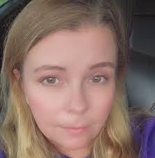 Amber Lenihan's Instagram, Twitter & Facebook