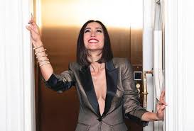 Lei, conduttrice e donna di evidente fascino e sensualità, questo traguardo l'ha raggiunto. Caterina Balivo Dopo Miss Italia Sono Andata In Analisi