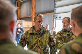 Norway's chief of defense, general eirik kristoffersen takes part in the lgbtq pride march in oslo on saturday.(photo by terje pedersen/ntb/afp) updated on jun 27, 2021 04:11 pm ist. Luftforsvaret Forsvaret En Svakhet I Organiseringen