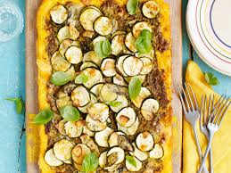 Recette De Polenta Au Pistou Tomates Sechees Et Courgettes Au Thermomix Tm31 Ou Tm5 Preparez Cet Accompagnement En Mode Etape Par Etape Polenta Pistou Et Recette Polenta