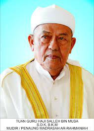 Musa paradisiaca was the species of greatest meaning for the community (ics 120), followed by rosmarinum officinalis (ics 92), xerophyta plicata (ics 88), aspidosperma sp. Cahaya Kehidupan Tauhid Tuan Guru Haji Salleh Bin Musa Dalam Kenangan