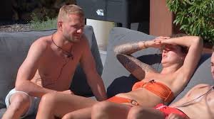 De Bondgenoten: Julia stelt een interessante vraag...