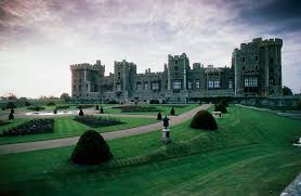 Mourners gathered to remember prince philip at a funeral inside the windsor castle's st. Queen Elizabeth Gifted Prince Harry And Meghan Markle With A Historic House Inside The Walls Of Windsor Castle Architectural Digest