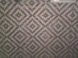 Batik anyaman, secara umum termasuk ke dalam kelompok motif geometris, yang ornamen motifnya tersusun secara teratur. Motif Anyaman Riau Ideku Unik