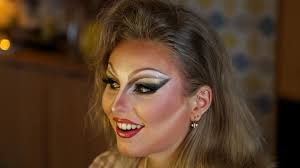 En images, la transformation du visage de notre journaliste, sous les  pinceaux de Corentin Legay