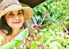 Beauties go down to earth