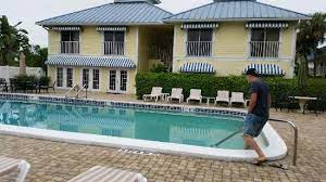 Located just 20 minutes from naples municipal airport and a mile from the beach, the naples courtyard inn is a family owned, classic old. Naples Courtyard Inn Picture Of Naples Garden Inn Tripadvisor