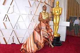 Billy porter's golden globes 2020 outfit was so impressive that meryl streep praised him for it after the speaking to ryan seacrest on the red carpet, porter explained: Billy Porter Liebt Extravagante Looks Zu Den Oscars Erschien Er In Einer Ausgefallenen Robe Stuttgarter Zeitung