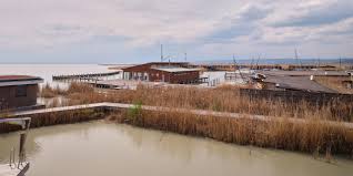 Es ist nur 5 minuten zum neusiedlersee entfernt und wenige fahrminuten nach eisenstadt. Exklusives Ferienhaus Am Neusiedler See Das Seehaus