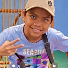 Who's this little guy screaming in there lol Looks like a boss arena 😄  Edit : it's dead ! Honestly this was the first boss to kill me 3 times ..  kinda