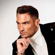 Ronnie Swift's Instagram, Twitter & Facebook