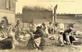 Une drôle de bataille oppose actuellement plusieurs familles de gitans, qui profitent du web, pour distiller de violentes menaces à agé d'une trentaine d'années, david lopez cosne est un gitan qui vit dans le département du 58. Yeniche Ce Petit Peuple Qui Se Dit Celte Le Blog De Sylvie Neidinger