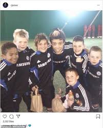 Pes 2020 mason mount v2 face. Reece James Posts Reminiszenz Bild Von Der Chelsea Akademie Tagen Einschliesslich Mason Mount Und Declan Reis Aktuelle Boulevard Nachrichten Und Fotogalerien Zu Stars Sternchen