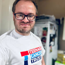 For those who do digital art; I'm about to get a new tablet for  illustrating and writing my books and I was wondering who prefers iPad vs  Samsung? If I get the