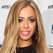 This information is not available. Charlotte Crosby S Height Weight