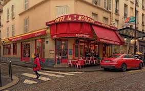 Montmartre Rue Lepic Cafe Des Deux Moulins Amelie Poulain Montmartre Paris Montmartre Paris
