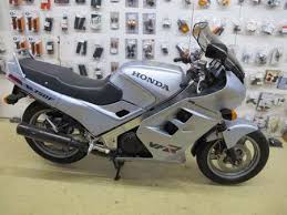 Wenn sie eine versicherung für ein solches motorrad suchen, zahlt es sich daher aus, auch mit alternativen suchbegriffen zu arbeiten und oldtimer versicherungen auf die altersgrenzen. Honda Honda Vfr 750 F 1987 Oldtimer Ab Mfk Vfr750 Vfr750f Gebrauchtmotorrad