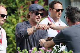 Jolie had a third brad tribute tattoo before the split. Brad Pitt Got A Tattoo Right Next To His Tattoo For Angelina Jolie
