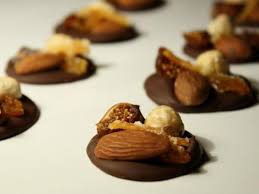 Mendiants De Chocolat Noir Aux Fruits Secs Recette Ptitchef Recette Alimentation Recettes De Cuisine Recette