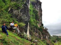 Bisa dibayangkan bagaimana pesona bukit cinta ini memang mampu membius para wisatawan. Tempat Wisata Di Pamekasan Madura Terbaru 2021 Paling Indah
